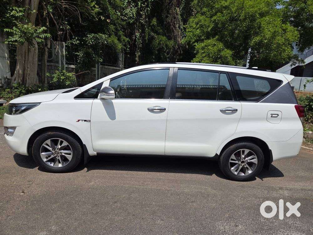 Toyota Innova Crysta 2.8 Gx At 7 Str, 2016, Diesel