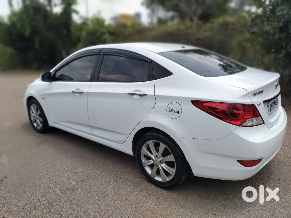 Hyundai Verna 1.6 SX CRDi 2013... Spinny & car 24 people plz dont cal.