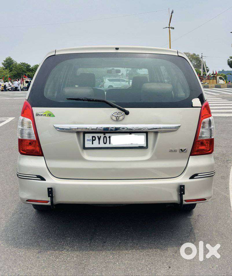 Toyota Innova 2.5 V 8 Str, 2013, Diesel