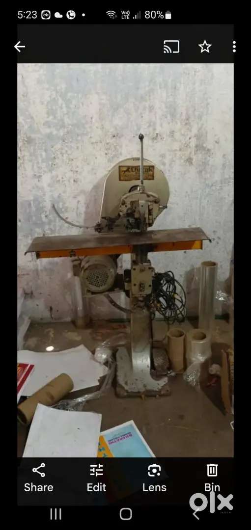 Notebook stitching machine