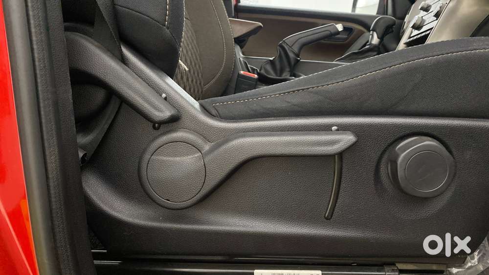 Mahindra Scorpio-n 2.0 Z4 Petrol At 7 Str, 2023, Petrol