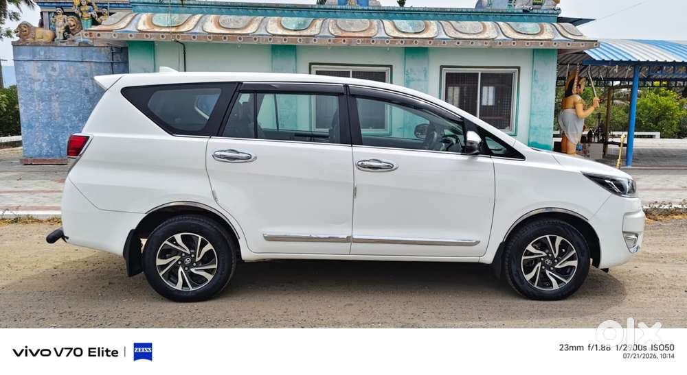 Toyota Innova Crysta 2.4 V 8 Str, 2023, Diesel