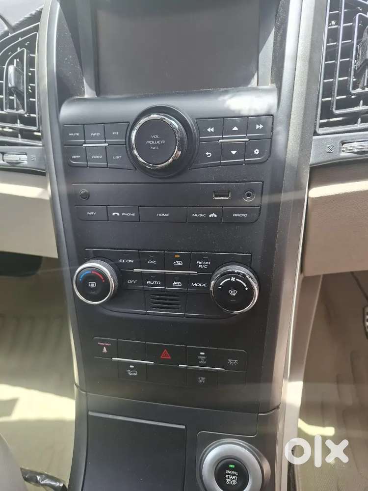Mahindra Xuv500 2017 Diesel Only 22000 Km Driven With Sunroof