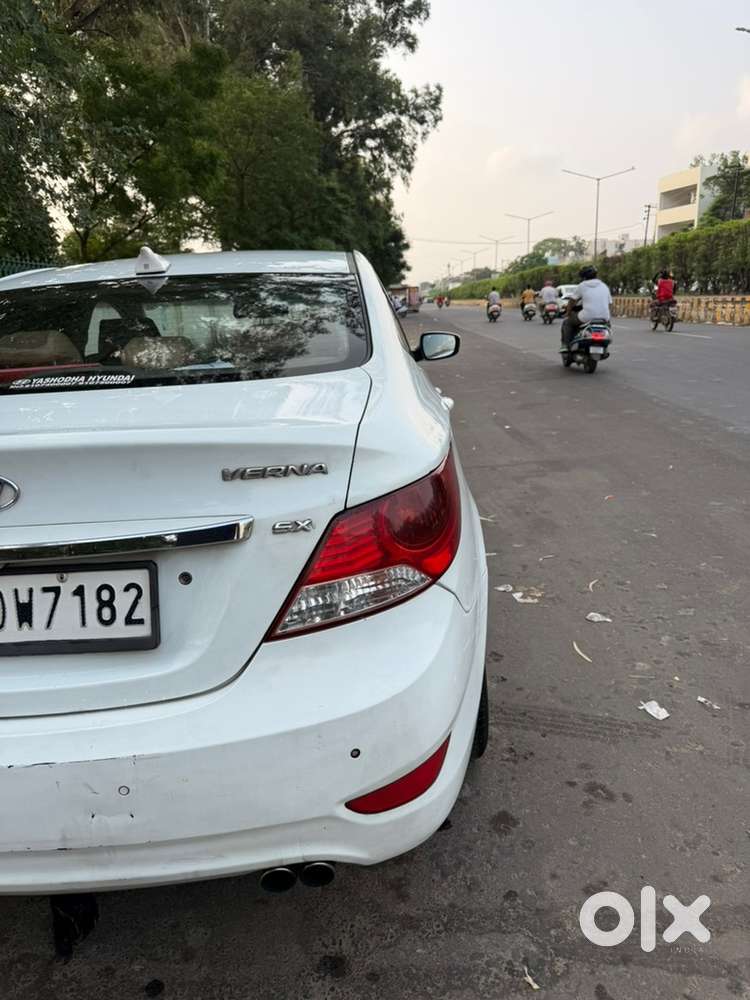Hyundai Fluidic Verna 2012