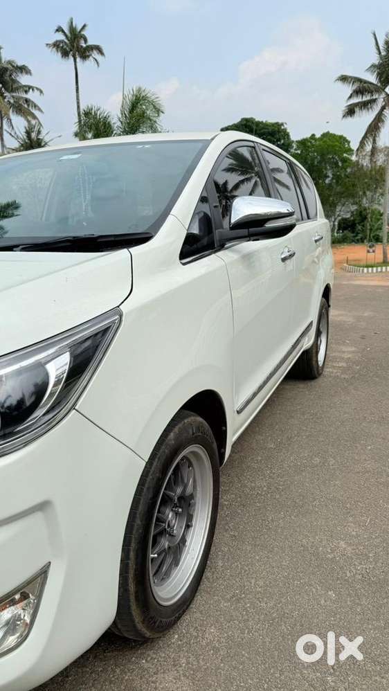 Innova Crysta 2.8 Z Automatic