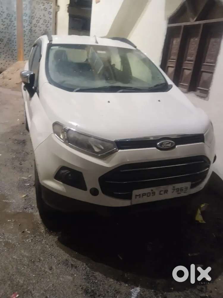 Ford Escort 2015 Petrol 85000 Km Driven