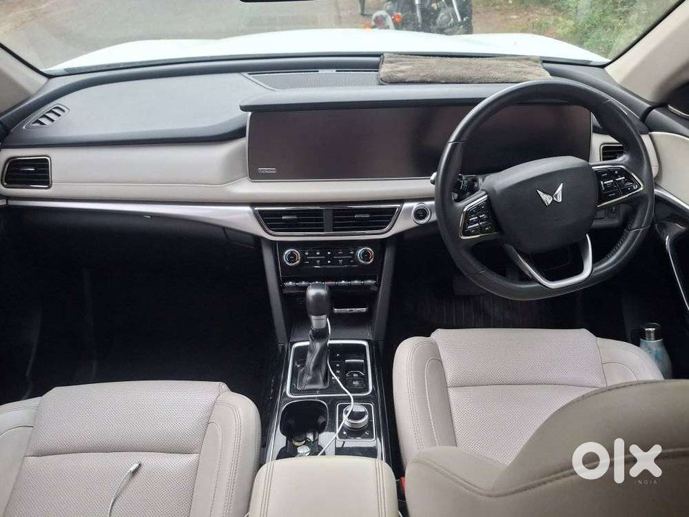 Mahindra Xuv700 2.2 Ax 7 Diesel Mt Luxury Pack Str, 2024, Diesel