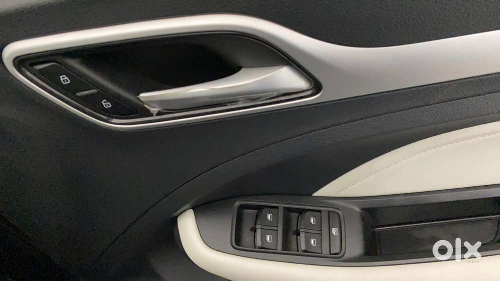 Mg Astor 1.5 Sharp(o) Cvt Ivory, 2024, Petrol
