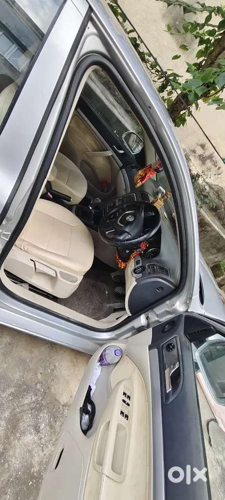 Skoda Laura Elegance 2013 Diesel New Battery New Tyr Insurance Chalu