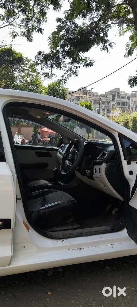Tata Altroz 1.2 Xm Plus 2024