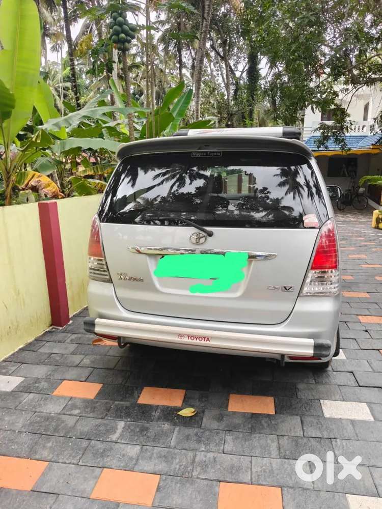 Toyota Innova 2.5 V 2011