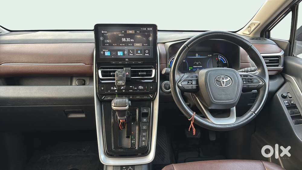 Toyota Innova Hycross 2.0 Zx Hybrid 7 Str, 2023, Petrol