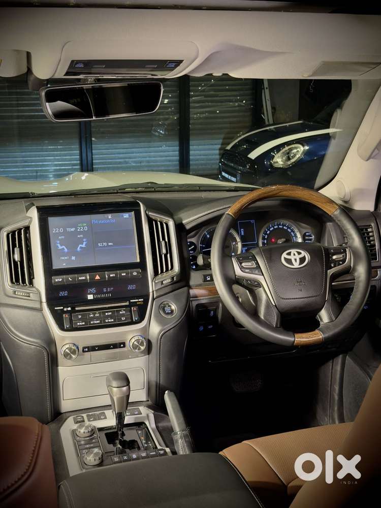 Toyota Land Cruiser [2015-2020] 4.5 Vx Lc 200, 2018, Diesel