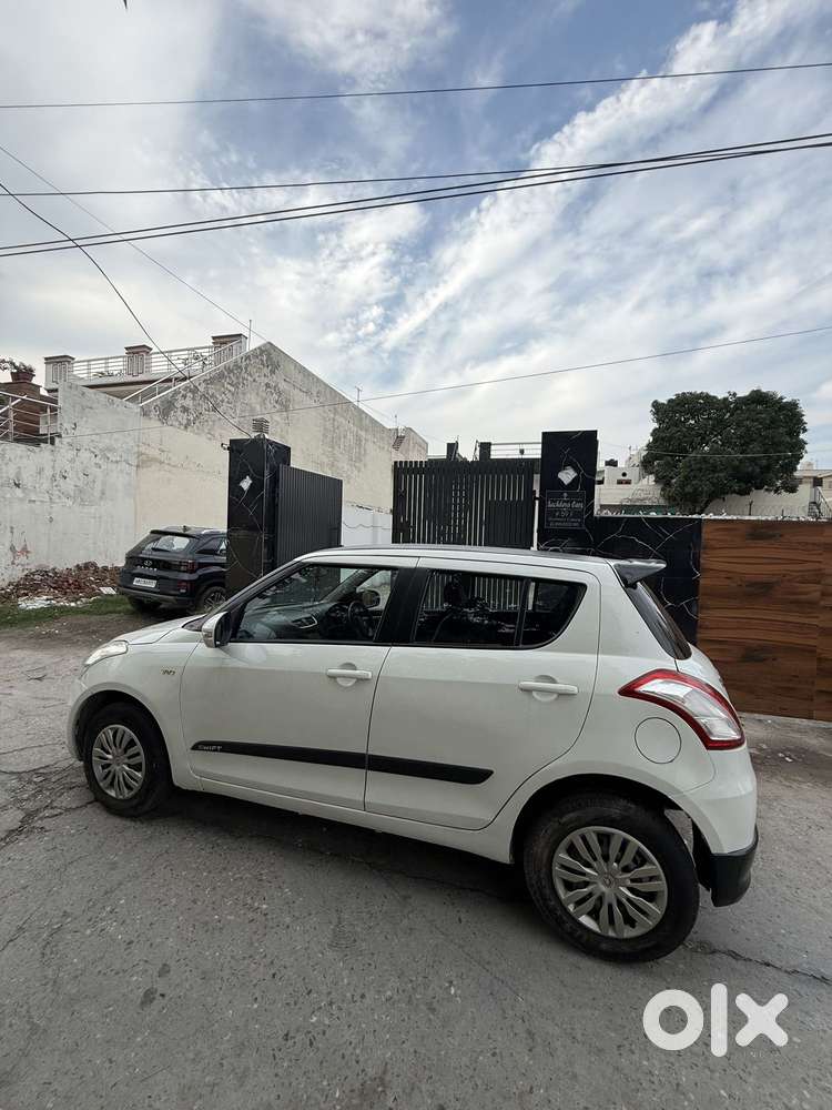 Maruti Suzuki Swift Vxi + Manual, 2016, Petrol