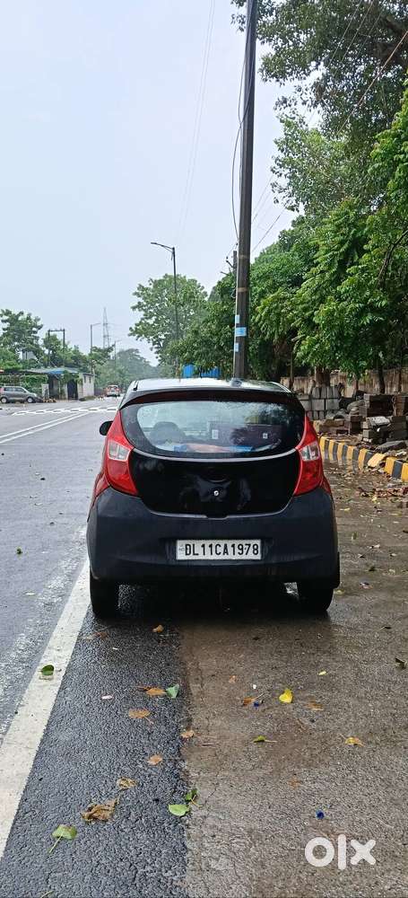 Red Eon With Best Mileage And Cng Fitted