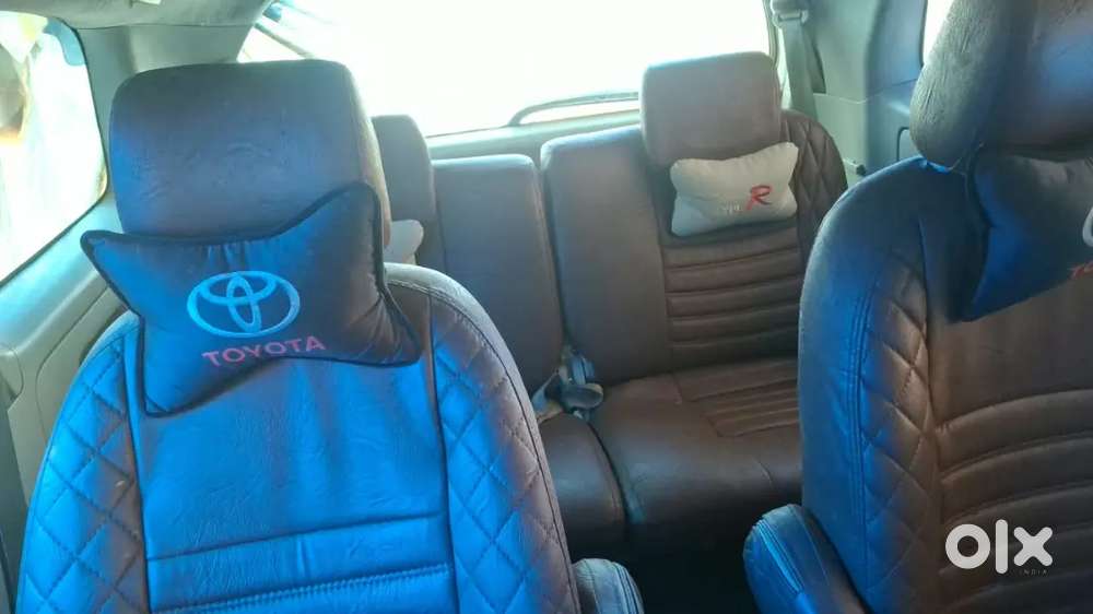 Toyota Innova Diesel 2011 2.5 V 7 Str