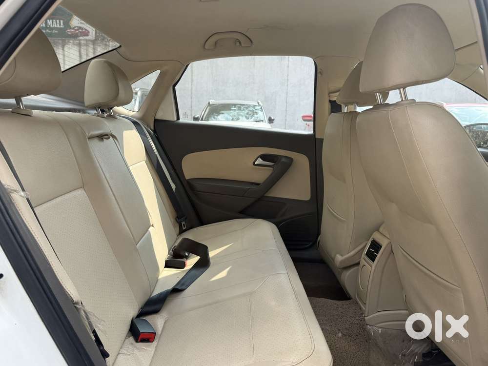 Volkswagen Vento 1.2 Highline Plus At 16 Alloy, 2016, Petrol