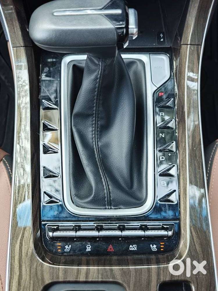 Mg Hector Plus Sharp Pro 1.5 Turbo Petrol Cvt 7 Str, 2023, Petrol