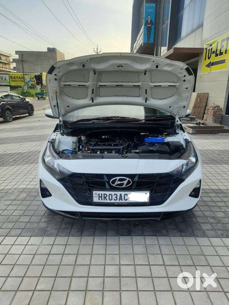 Hyundai I20 Sportz 1.2 Ivt, 2023, Petrol