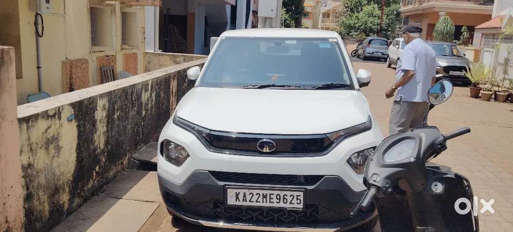 Tata Punch Adv + 1.2p Mt Date Of Registration : 18 Dec 2025.