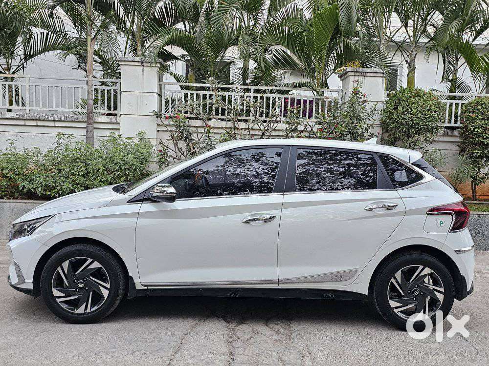 Hyundai I20 Asta (o) 1.2 Mt, 2023, Petrol