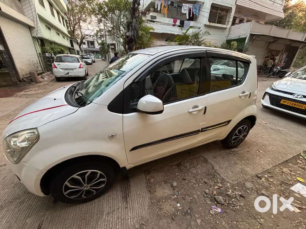 2030 तक रिनुअल हैं ,बीमा भी न्यू है ,गाड़ी बहुत बढ़िया हैं