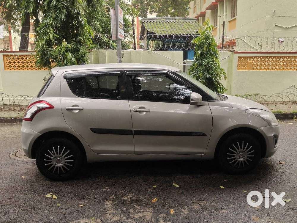 Maruti Suzuki Swift Vxi 1.2 Abs Bs-iv, 2017, Petrol