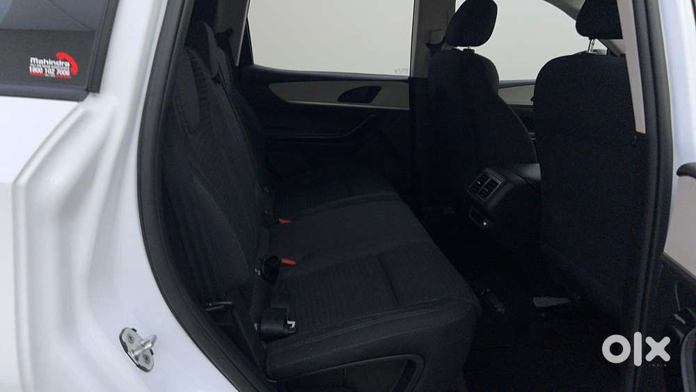 Mahindra Xuv700 2.2 Ax 5 Diesel At 7 Str, 2025, Diesel