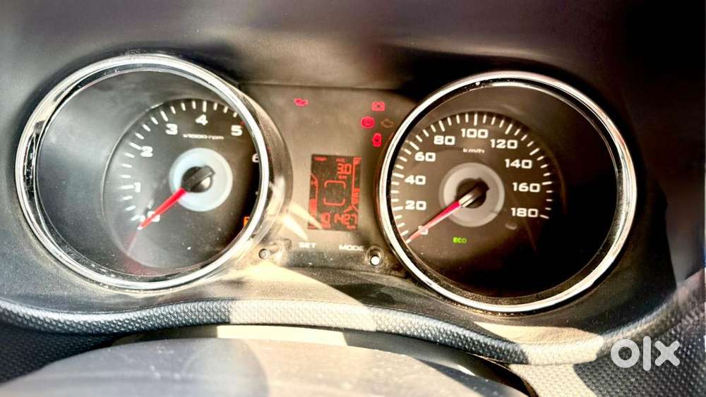 Mahindra Tuv 300 T10, 2018, Diesel