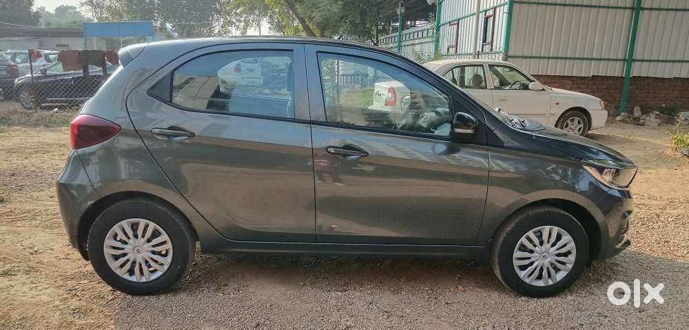 Tata Tiago 1.05 Revotorq Xt Option, 2022, Petrol