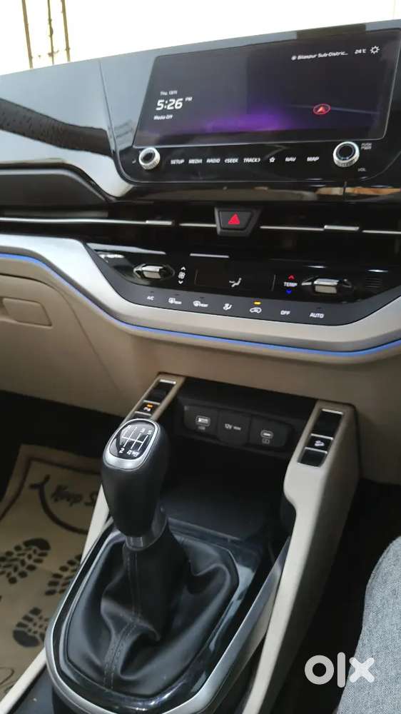 Kia Carens Luxury 1.5 Diesel 6mt Demo Vehicle