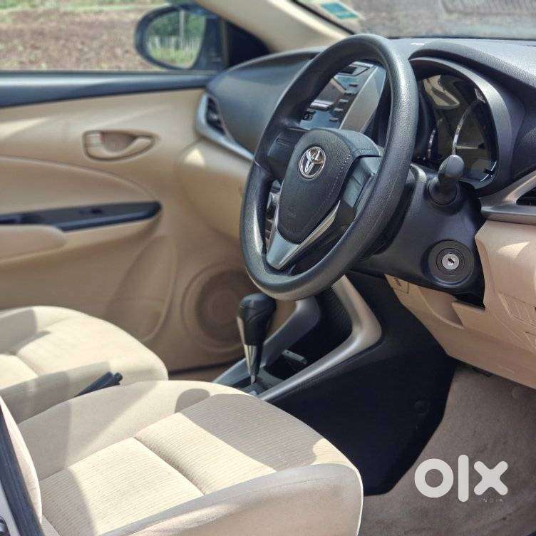 Toyota Yaris J Cvt, 2018, Petrol