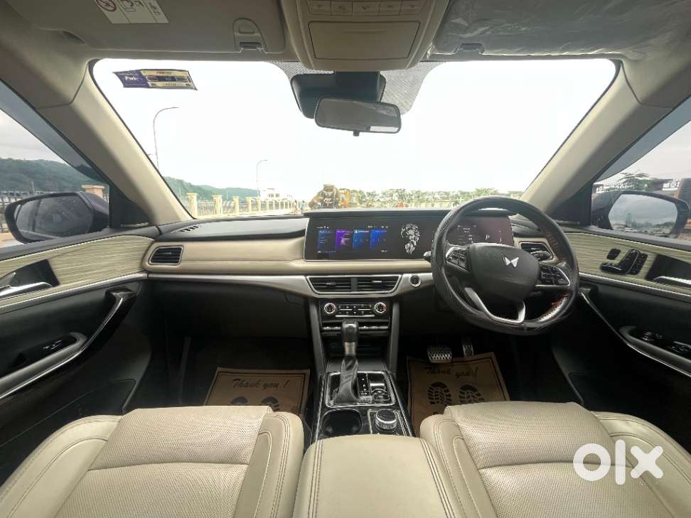 Mahindra Xuv700 2.0 Ax 7 Petrol At Luxury Pack Str, 2021, Petrol