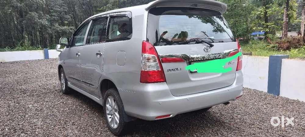 Toyota Innova 2011