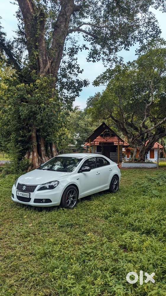 Maruti Suzuki Kizashi 2013 Petrol Well Maintained