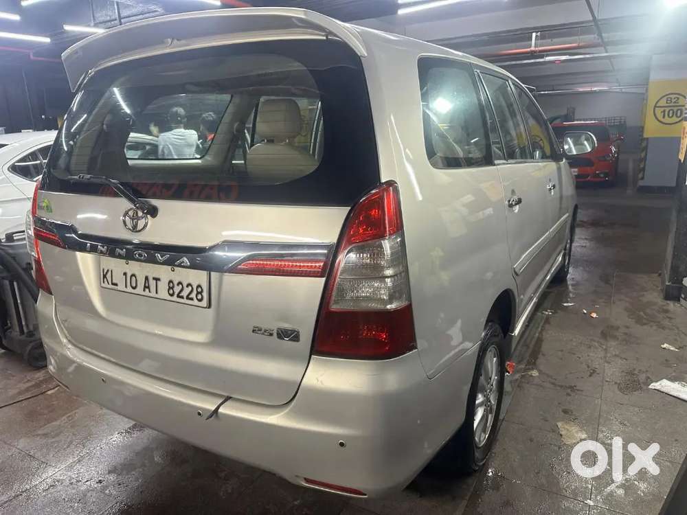 Toyota Innova 2.5 G 2012