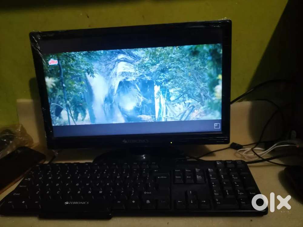 All complete set up mouse, keyboard, monitor, desktop, speaker