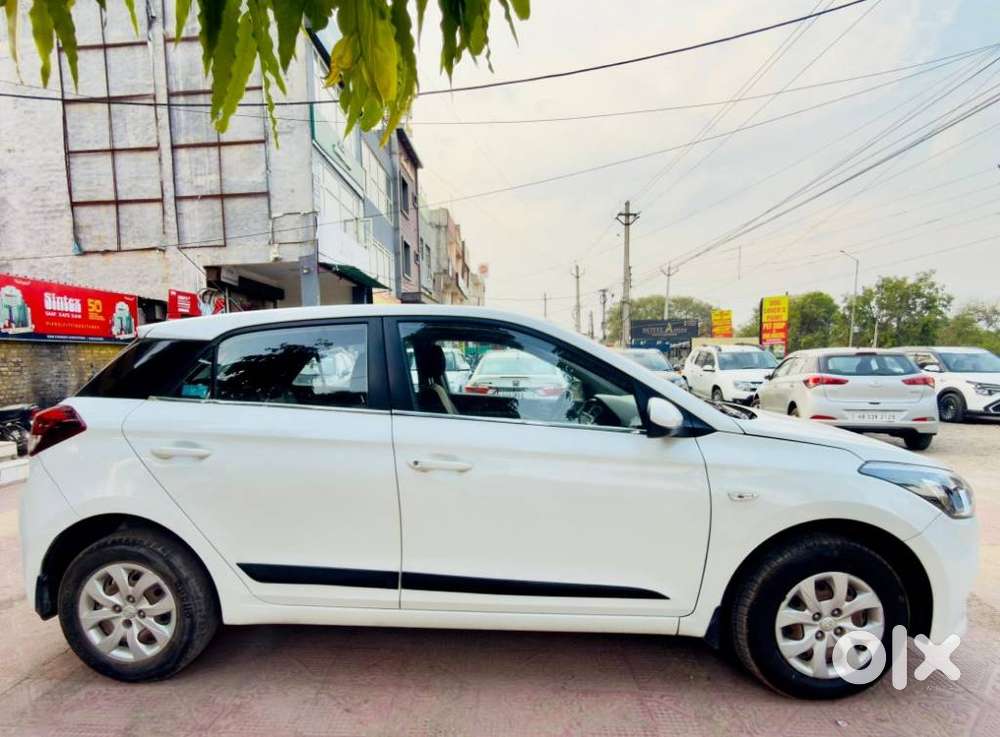 Hyundai I20 2015-2017 Magna At 1.4, 2017, Petrol