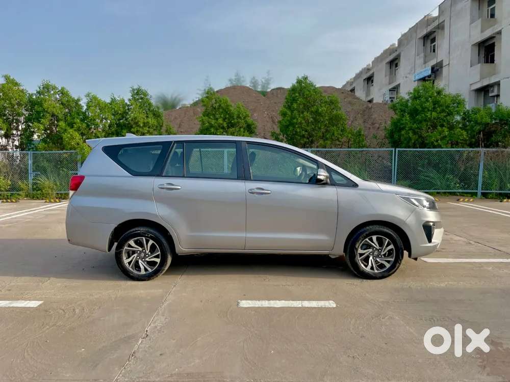 Toyota Innova Crysta Gx Automatic 2022 Model .