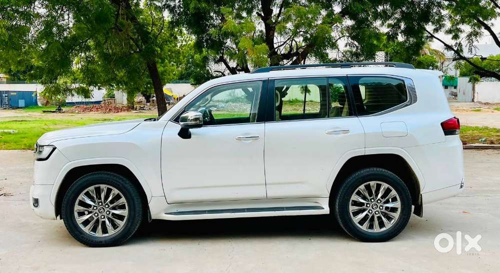 Toyota Land Cruiser 3.3 Zx Diesel, 2023, Diesel