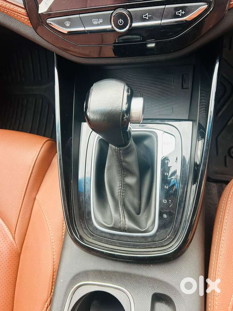 Mg Hector Plus, 2023, Petrol