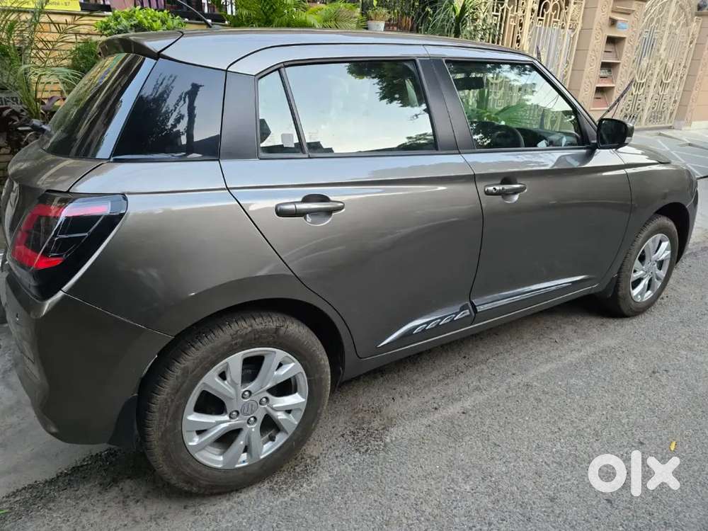 Maruti Suzuki Swift 2025 Zxi Petrol Auto Gujarat Registration