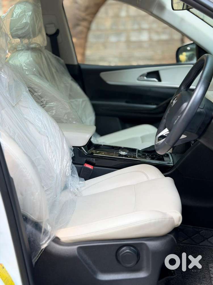 Mahindra Xuv700 2.2 Ax 7 Diesel At Luxury Pack Str, 2023, Diesel