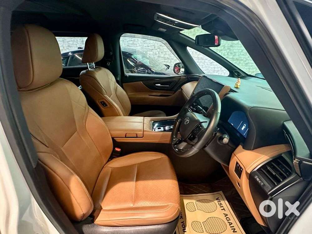 Toyota Vellfire Vip – Executive Lounge, 2024, Petrol