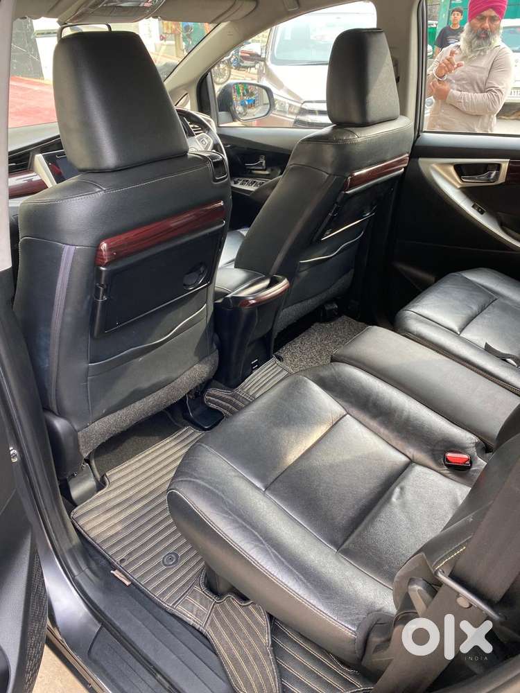 Toyota Innova Crysta Zx 2.4 Diesel 7 Seater, 2017