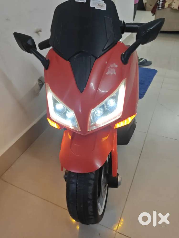 Electronic kids bike