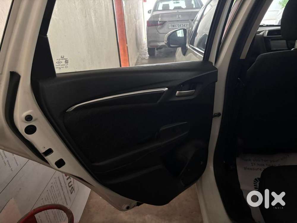 Honda Jazz 2017 Petrol 27700 Km Driven