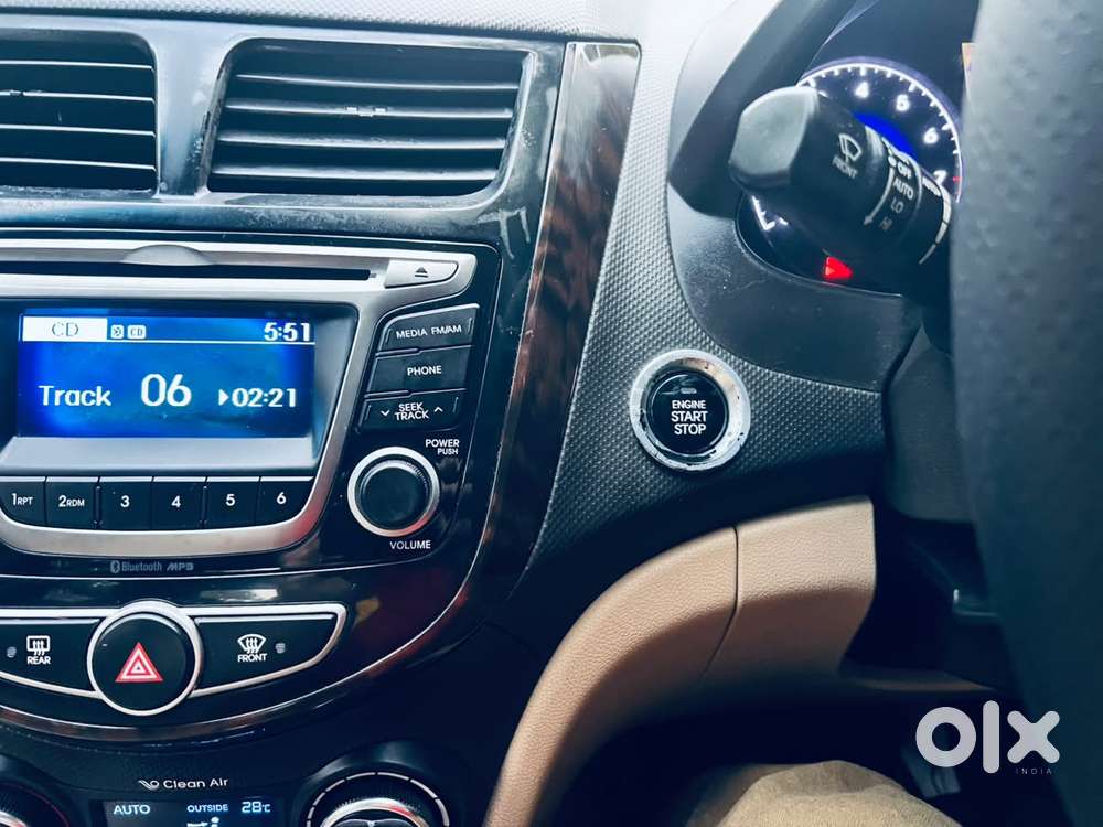 Hyundai Verna 1.6 Sx (o) Vtvt, 2016, Petrol