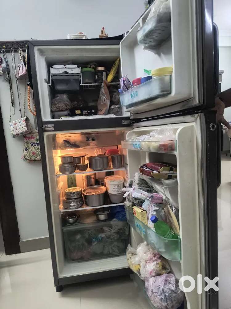 Whirlpool refrigerator 220L 2008 mfg