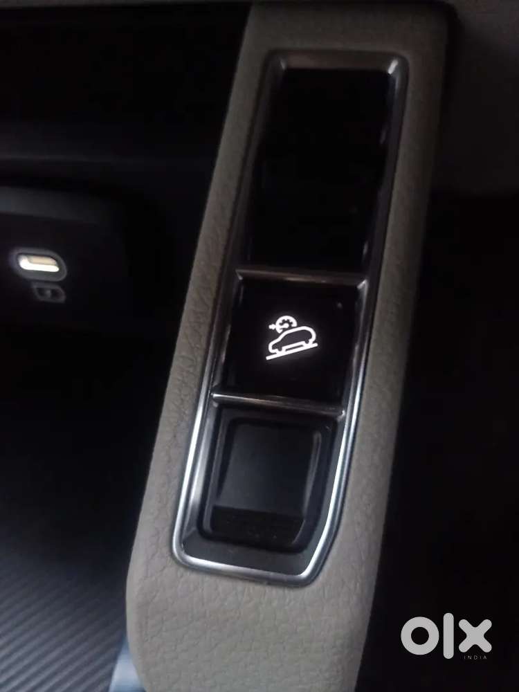 Kia Carens G 7-seater Manual Petrol 2025